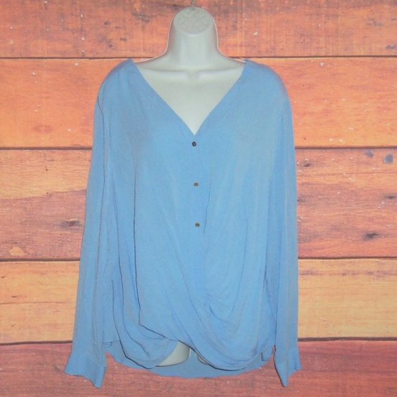 a.n.a Tops - XXL a.n.a  Women’s Blue Front Twist Top Blouse